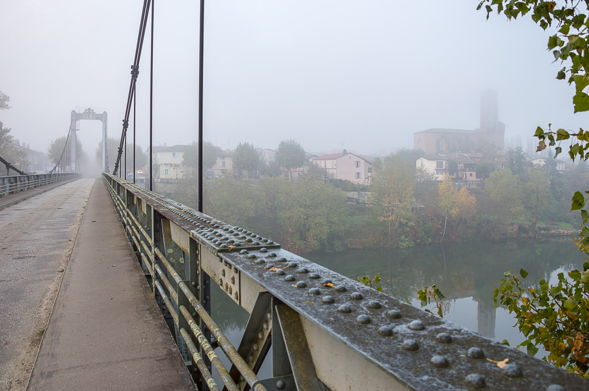 Perspective depuis le pont de Buzet